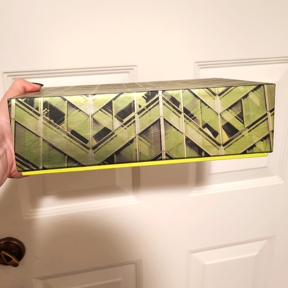 Kenneth Cole Reaction Cologne Empty Box Green - Picture 4 of 7